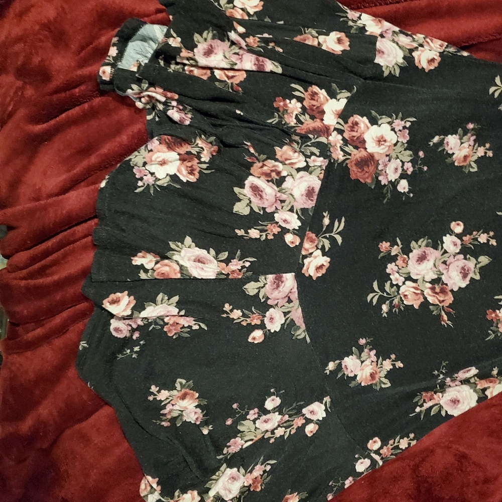 Floral Flowy Ruffle bottom Dress - Picture 3 of 3